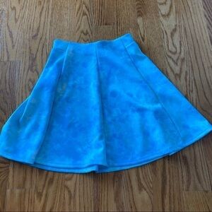 Woman’s skirt size xs. Decree